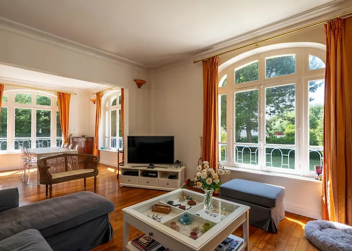 L'ile Des Iris - à 200 M De La